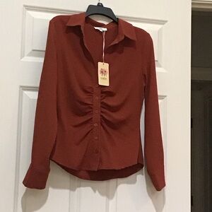 Entro Ruched Medium runs Small button front collared Terracotta blouse top